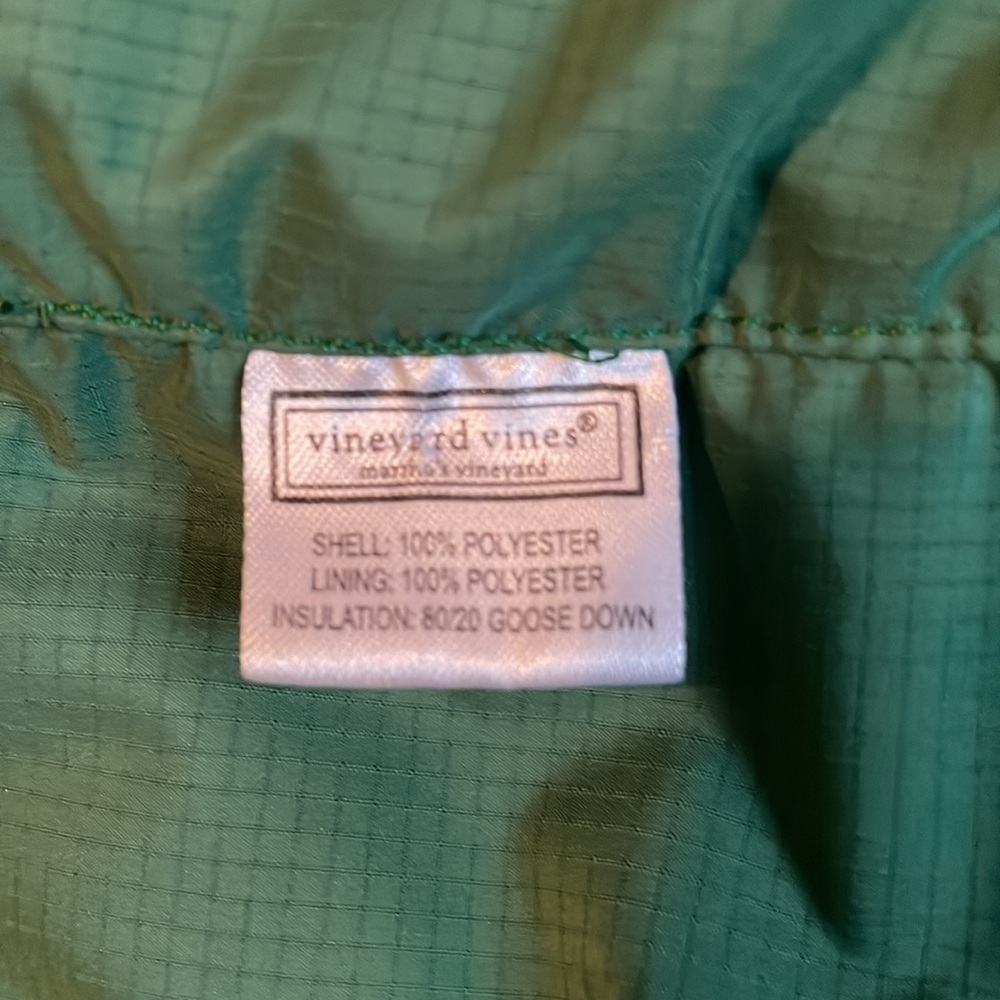 Vineyard Vines M down puffer vest - Picture 3 of 6